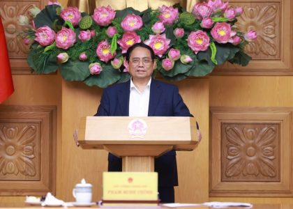 Thủ tướng chủ trì cuộc họp về các tài liệu của Tiểu ban Kinh tế-xã hội Đại hội XIV