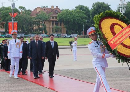 Lãnh đạo Đảng, Nhà nước vào Lăng viếng Chủ tịch Hồ Chí Minh, tưởng niệm các anh hùng liệt sĩ