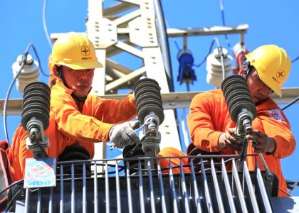 Giá điện: Cần chia sẻ và công bằng