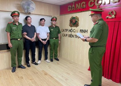 Bắt khẩn cấp 2 đối tượng trong vụ tài xế xe Bentley đánh người ở TPHCM