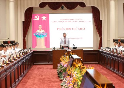 Tạo đột phá mới về thể chế, pháp luật, khơi thông nguồn lực phát triển