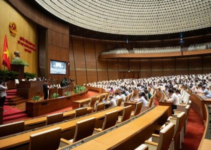 Hôm nay, Quốc hội họp nghe trình bày tờ trình về 5 dự án luật