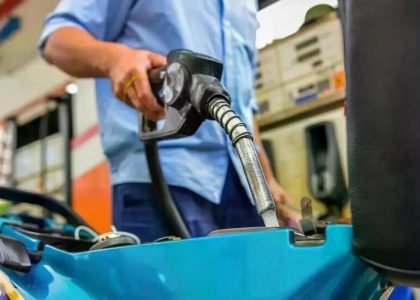 Cửa hàng xăng dầu tự ý giảm lượng bán có thể bị xử phạt