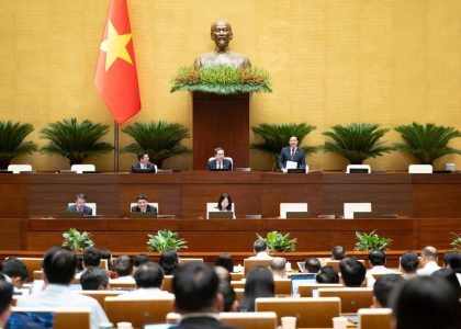 Quốc hội biểu quyết thông qua nhiều dự án luật, nghị quyết trong phiên bế mạc