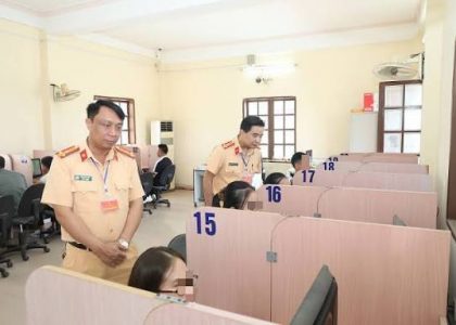Không biết đọc, viết tiếng Việt có được thi giấy phép lái xe A1